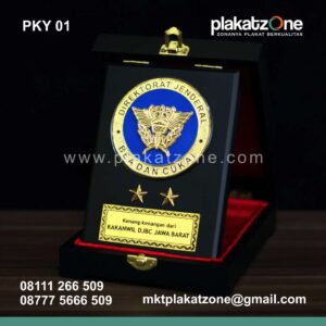 pusat plakat kayu eksklusif bea cukai