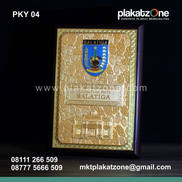 plakat kayu unik berkualias