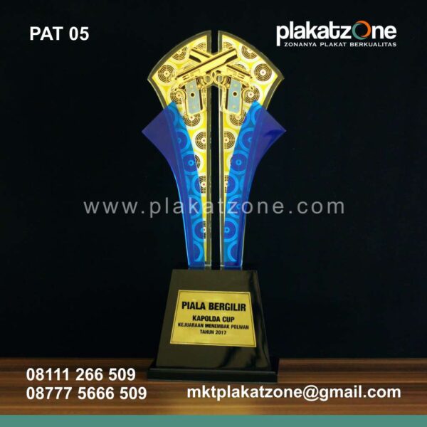 trophy plakat piala eksklusif dan berkualitas