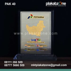 plakat akrilik pertamina elegan