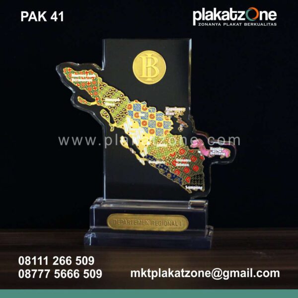 plakat akrilik elegan dan berkualitas