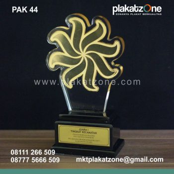 Plakat Akrilik Pelaksana Program Rastra 2017 Kabupaten Ngawi