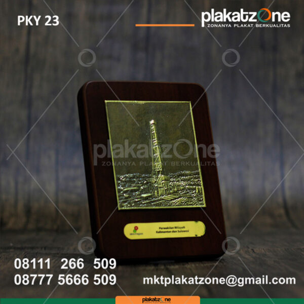 Plakat Kayu Relief Rig Onshore SKK Migas