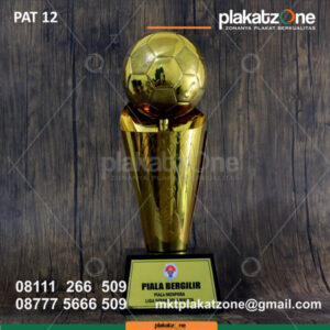 Trophy Piala Menpora Sepakbola Wanita