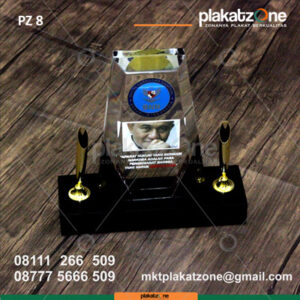 Souvenir Pen Holder BNN