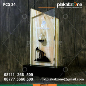 Souvenir-Perusahaan-Kayu-Akrilik-Pompa-Angguk-SKK-Migas-PCG-24 Corporate Gift Pompa Angguk SKK Migas