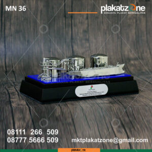 Souvenir Miniatur Kapal Pengangkut Minyak SKK Migas